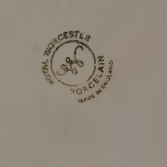 Vintage Royal worcester evesham gold trim pie plate - Picture 7 of 8